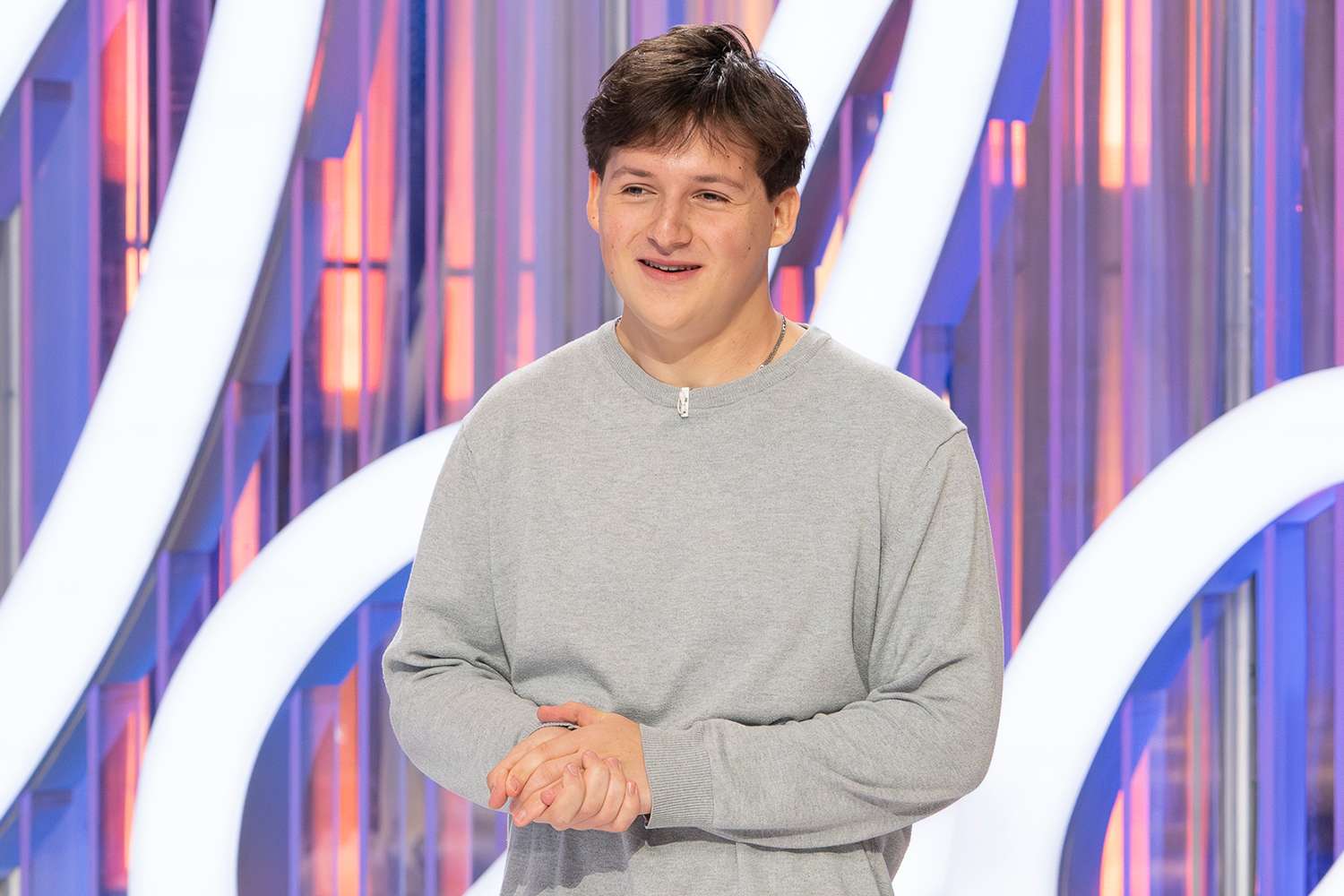 Watch an “American Idol” contestant with a stutter move judges during ...