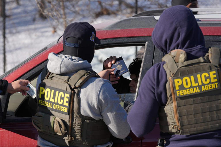 ‘Know your rights’ efforts hampered by reality of ICE’s forced-entry ...
