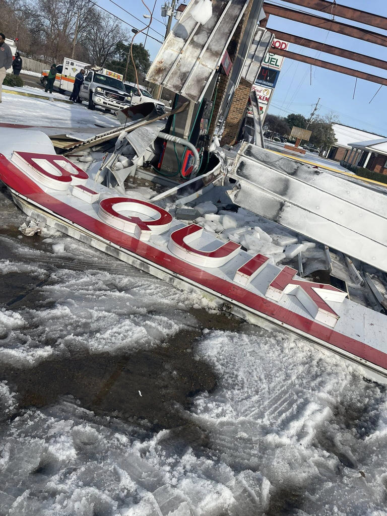 Over 10 injured after multiple gas station canopies collapse under ...
