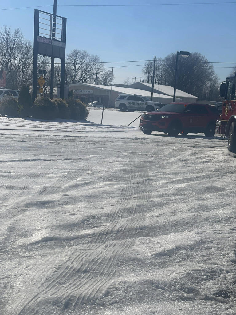 Over 10 injured after multiple gas station canopies collapse under ...