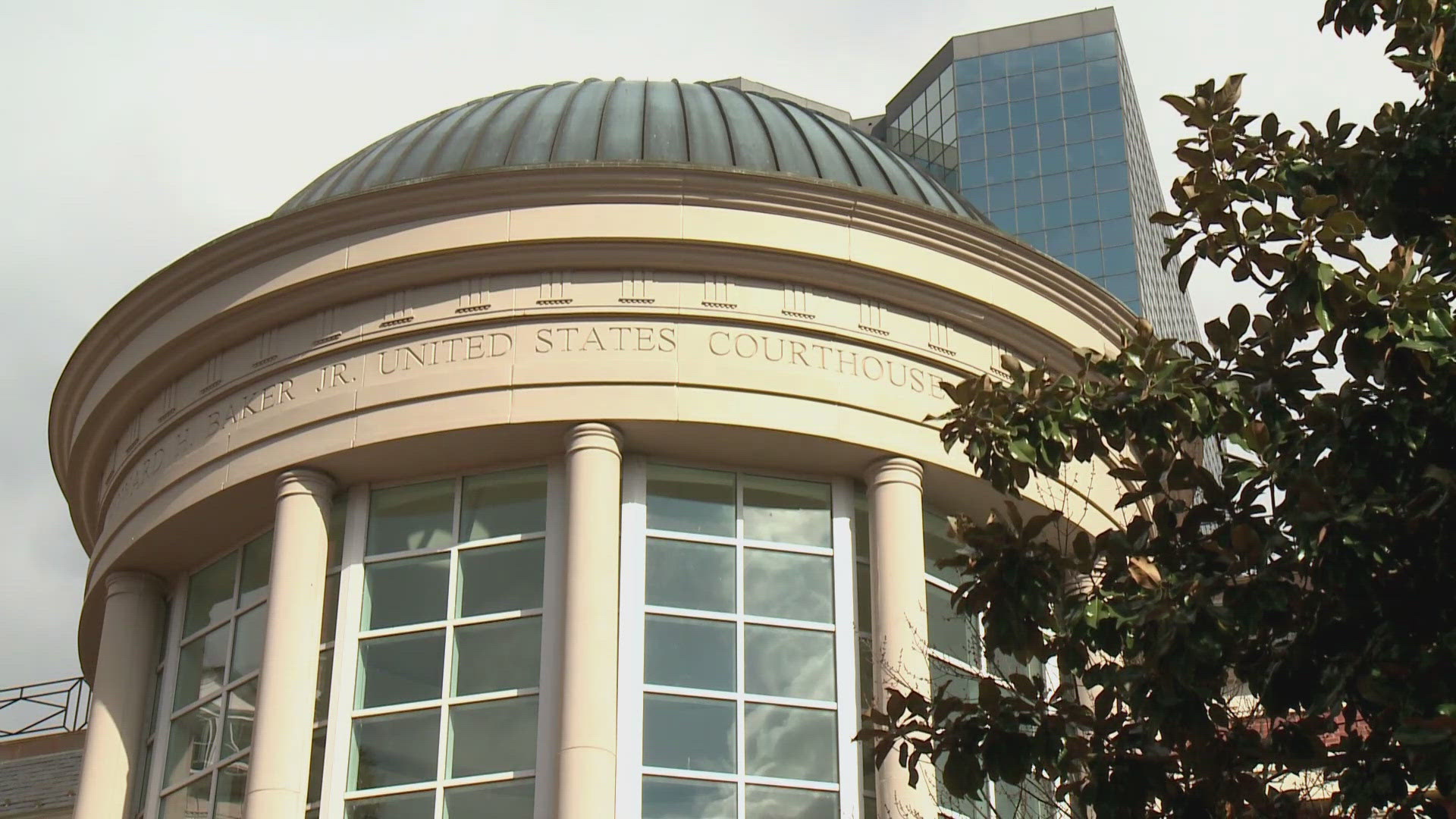 Judge weighs detention for contractor charged in ICE obstruction case
