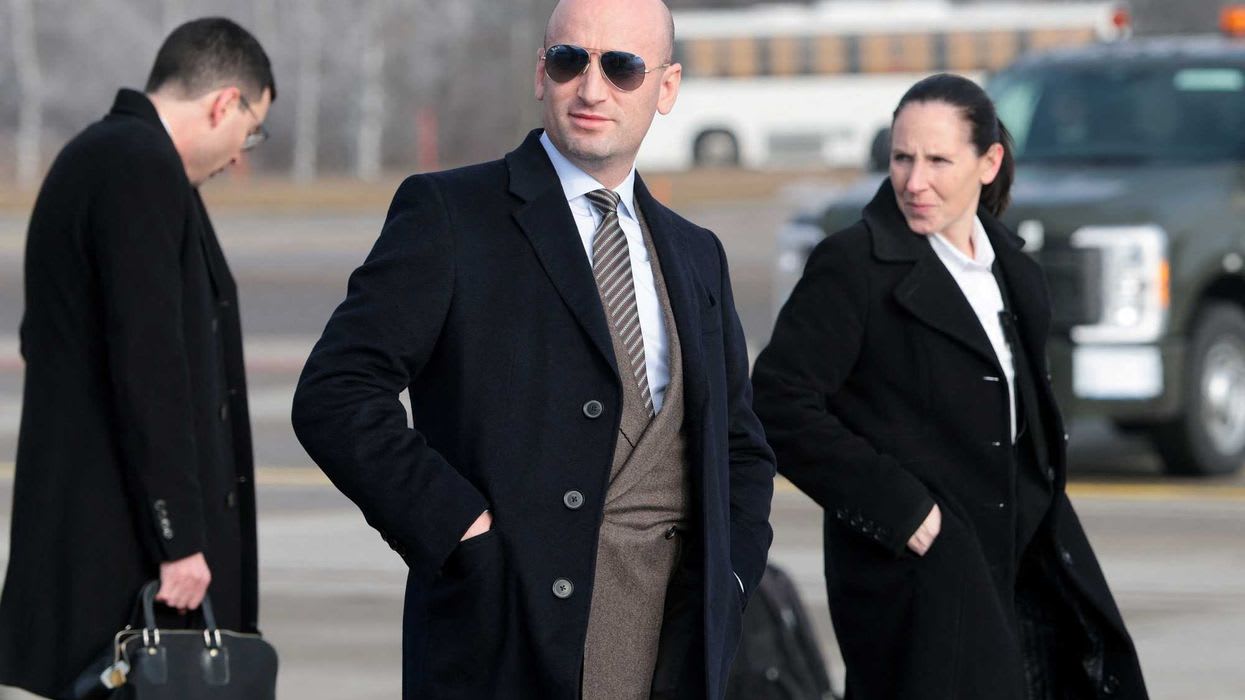 CNN reporter stunned by Trump top aide's walkback of Alex Pretti comments