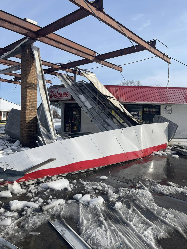 Over 10 injured after multiple gas station canopies collapse under ...