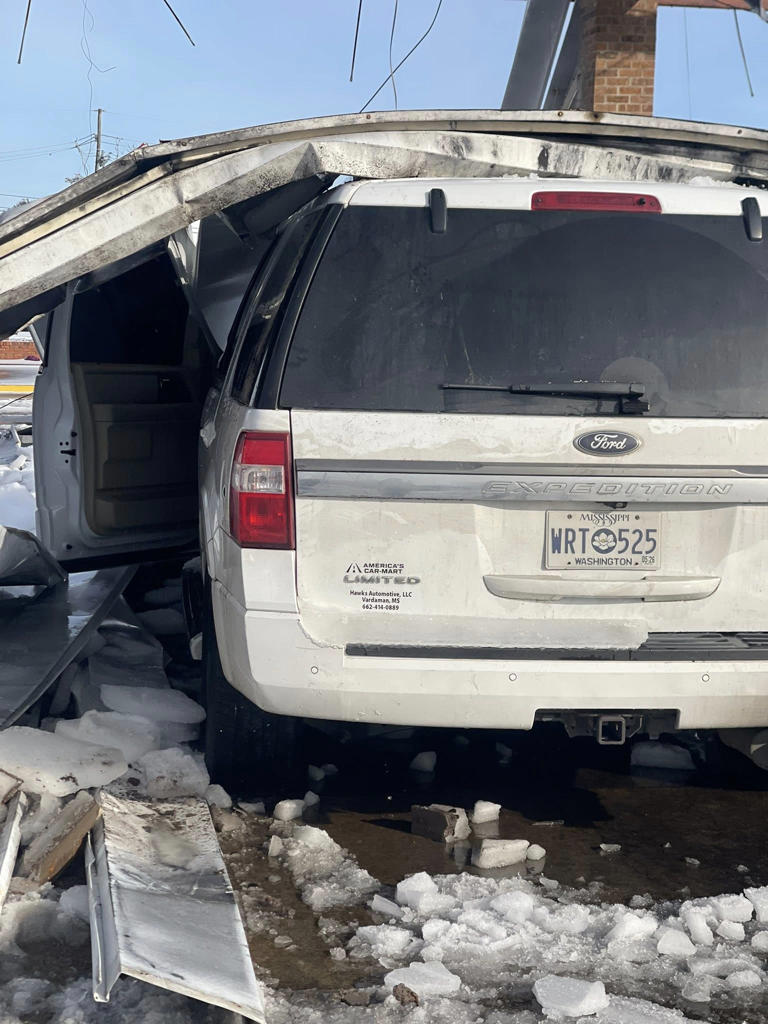 Over 10 injured after multiple gas station canopies collapse under ...