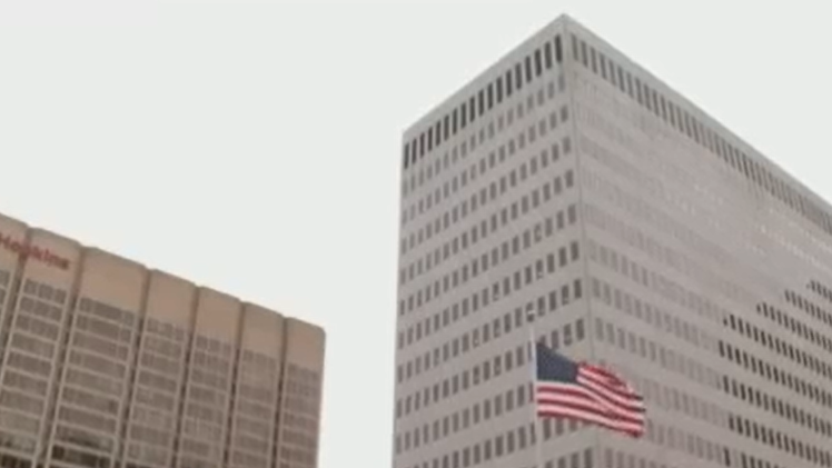ICE blames weather after viral video allegedly shows dozens packed ...