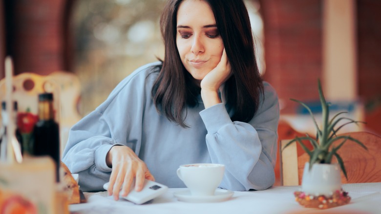 Archaic restaurant etiquette rules that should be rewritten