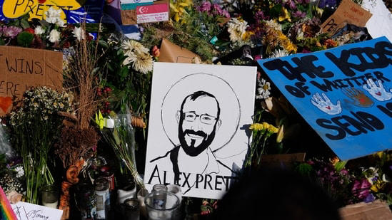 Did feds know Alex Pretti before fatal shooting? ICU nurse suffered ...