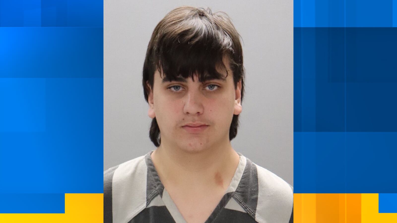 Oak Ridge teen charged after defrauding customers while working at ...