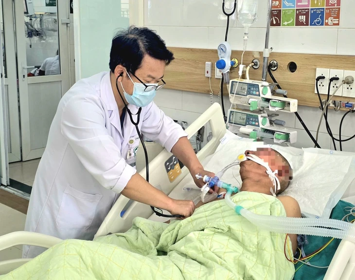 Chữa viêm xoang theo mạng xã hội, người đàn ông ngộ độc khí CO nặng