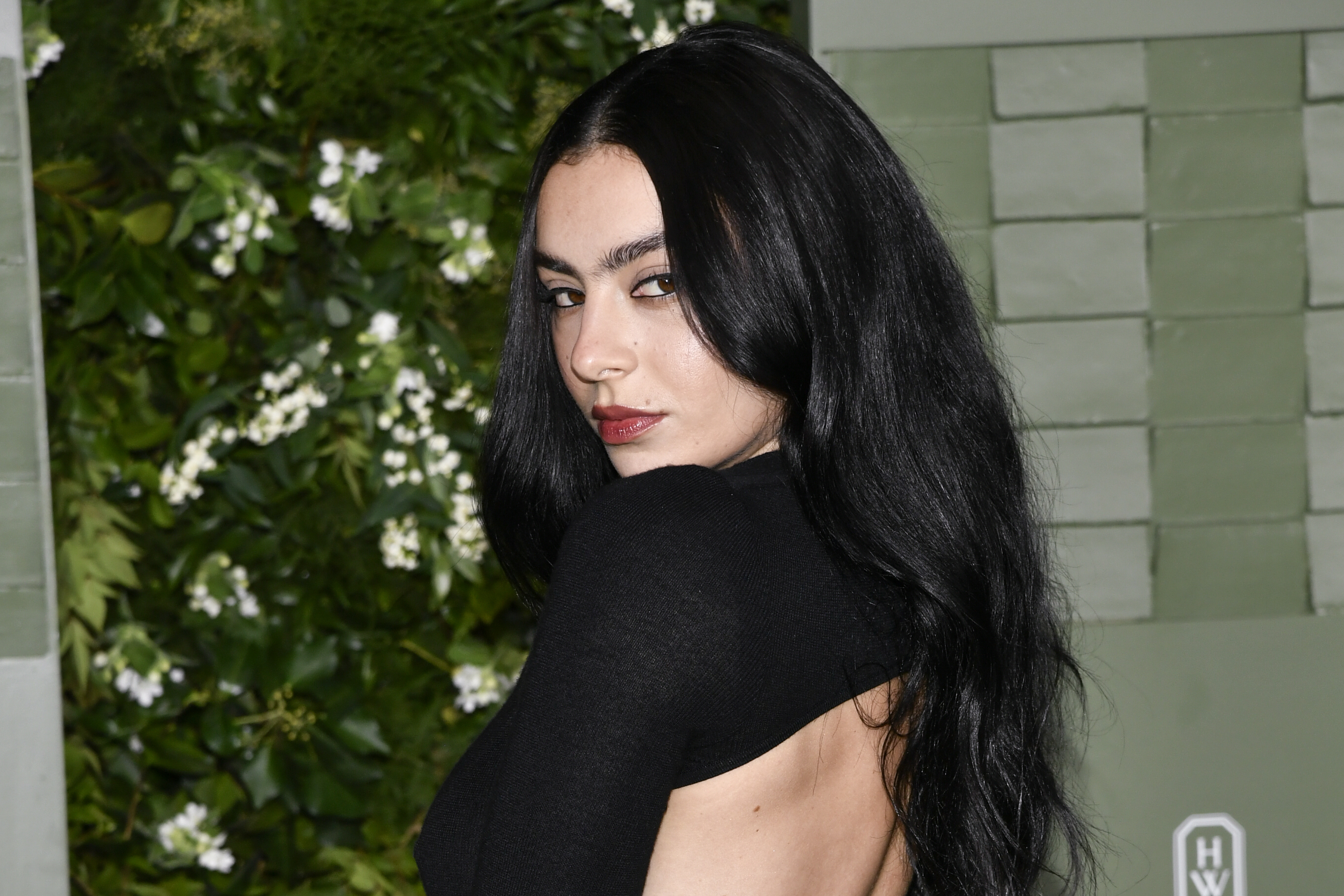Charli XCX om liksomdokumentaren: – Presis fremstilling av det jeg har ...