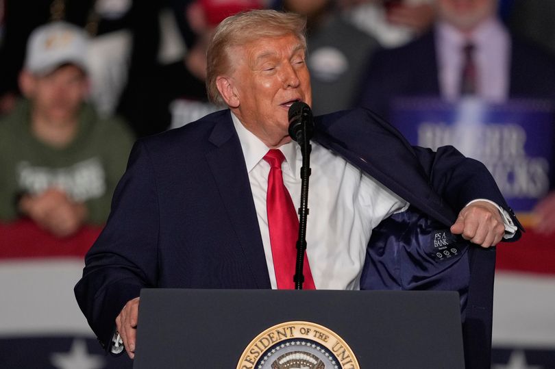 Donald Trump heckled during speech amid growing anger at his presidency