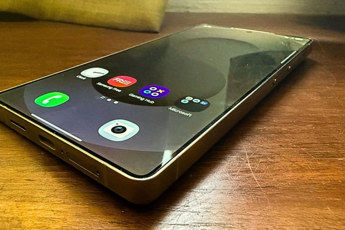 Samsung teases Galaxy S26 launch with privacy-focused display shield