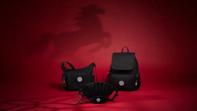 Kipling「馬上猴你好運包」登場! 走春必備