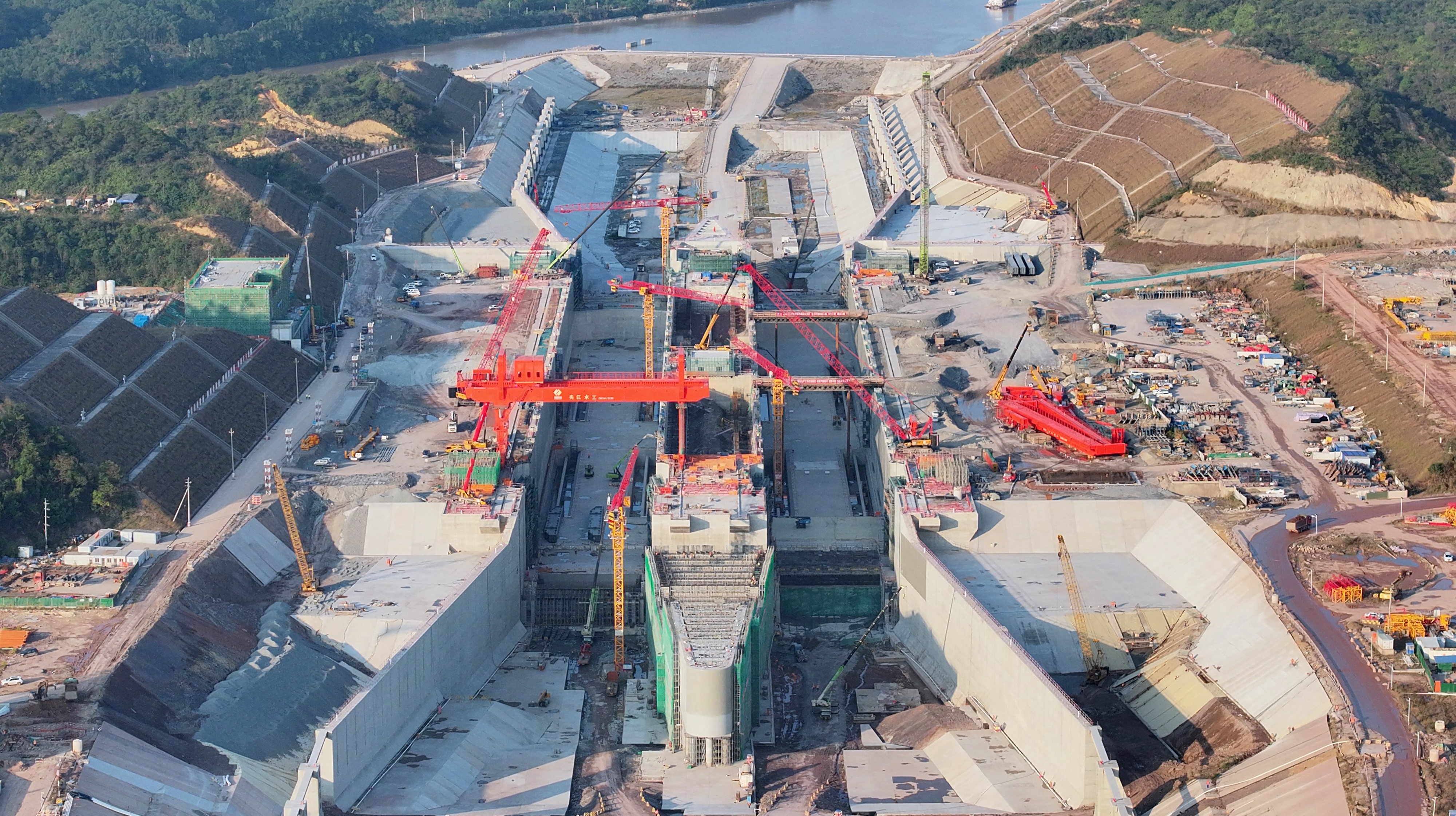 China voltooit miljardenproject in recordtijd en opent strategische ...