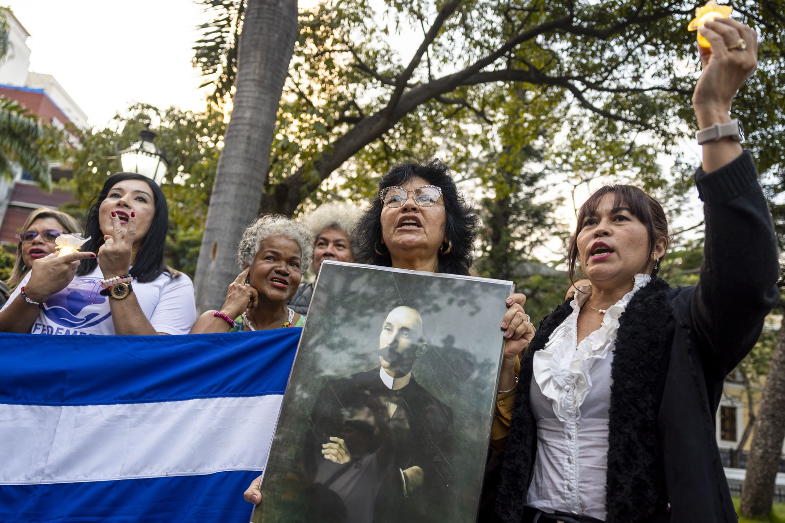 Chavistas marchan en Caracas en homenaje a José Martí y por la libertad ...