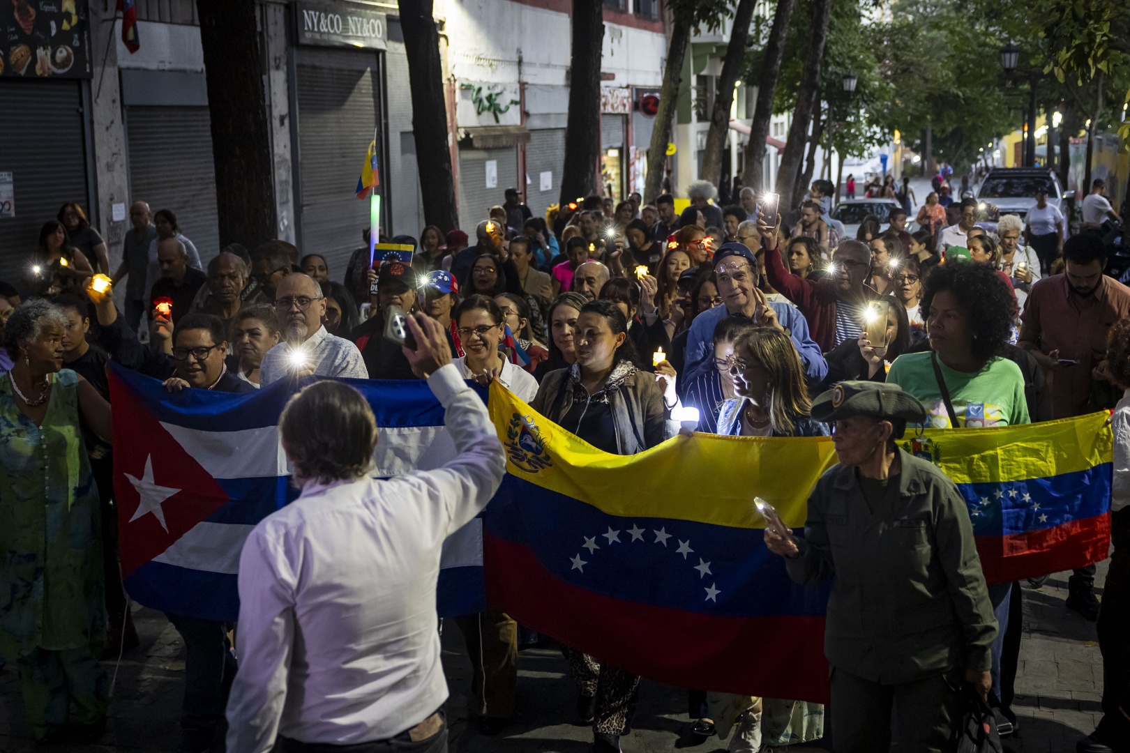 Chavistas marchan en Caracas en homenaje a José Martí y por la libertad ...