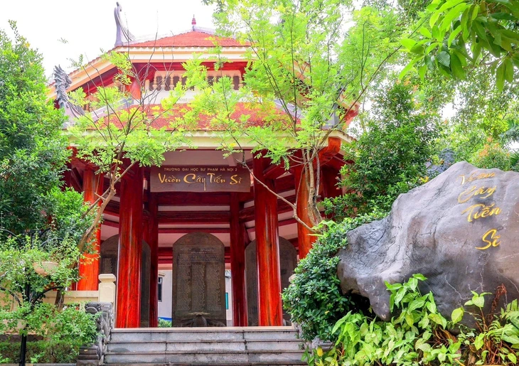 Đục bỏ 2 vị trí trên bia tiến sĩ ở Trường Đại học Sư phạm Hà Nội 2 vì 'vi phạm liêm chính khoa học'