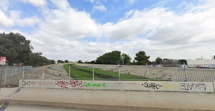 4 suspects arrested after 2 men found shot to death in Long Beach<br>