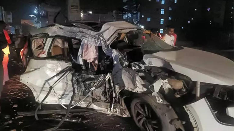 Two engineering students die in car crash; two others injured near ...