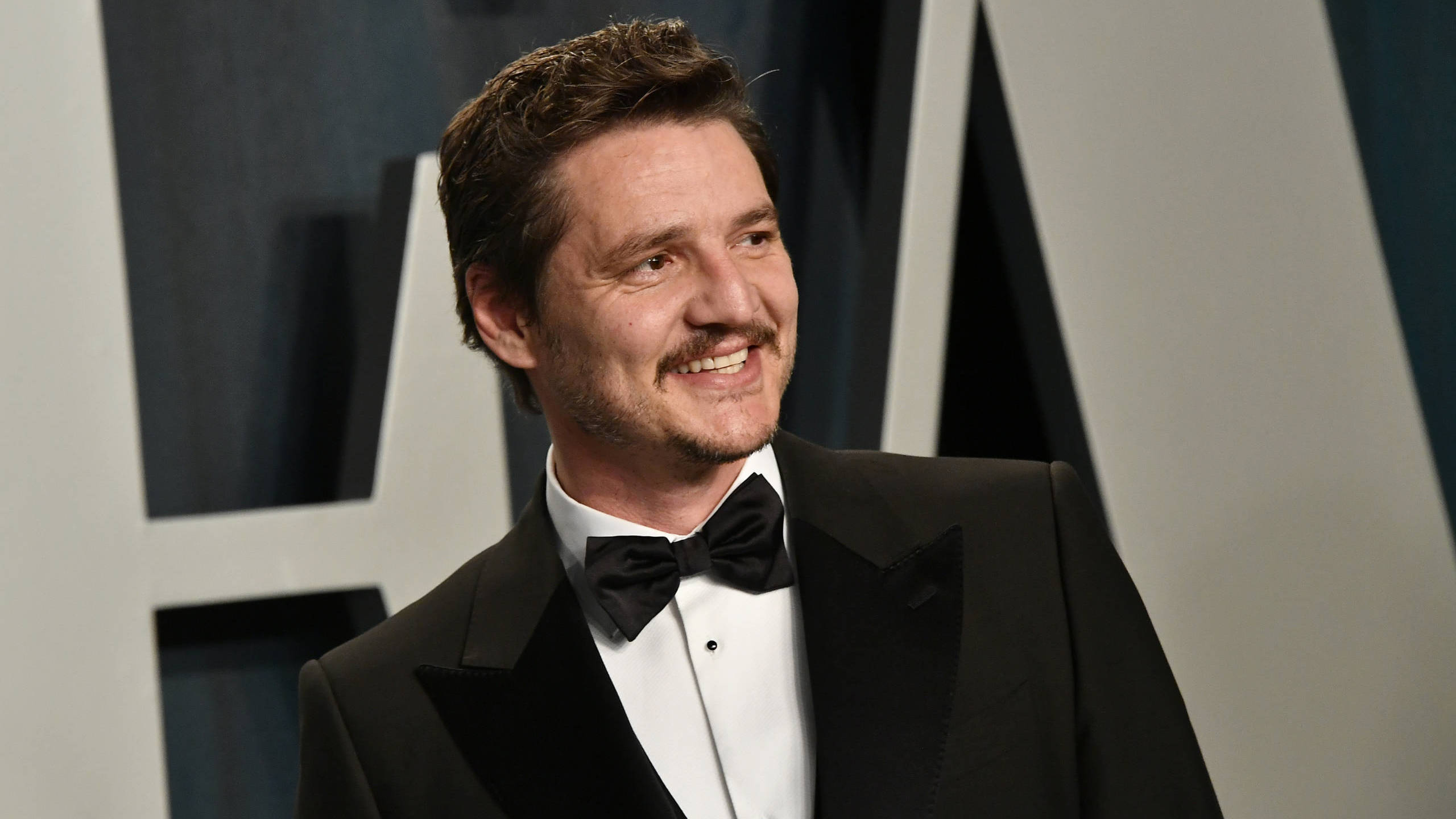 Pedro Pascal arm in arm in NYC: Neue Fotos befeuern Liebes-Gerüchte
