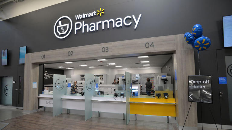 Exclusive: Walmart raises pay for thousands of pharmacy technicians ...