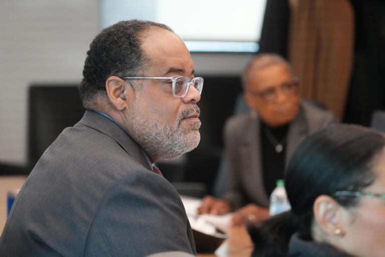 Who decided CMHA leader's pay would be over $850,000? These 5 people