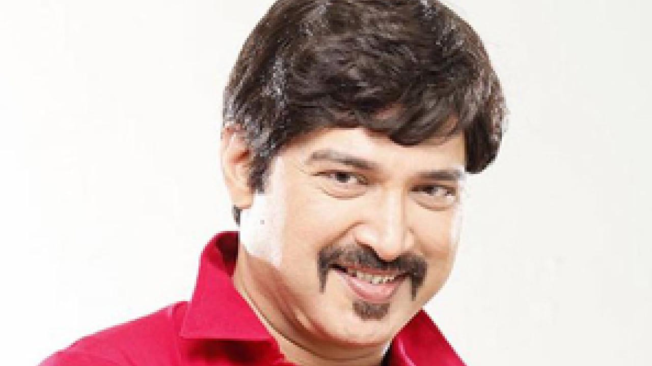 చిరంజీవిని ఫాలో అయిపోండి.. హిట్ కొడతారని మేనేజర్ అన్నాడు.. వెంటనే పని ...