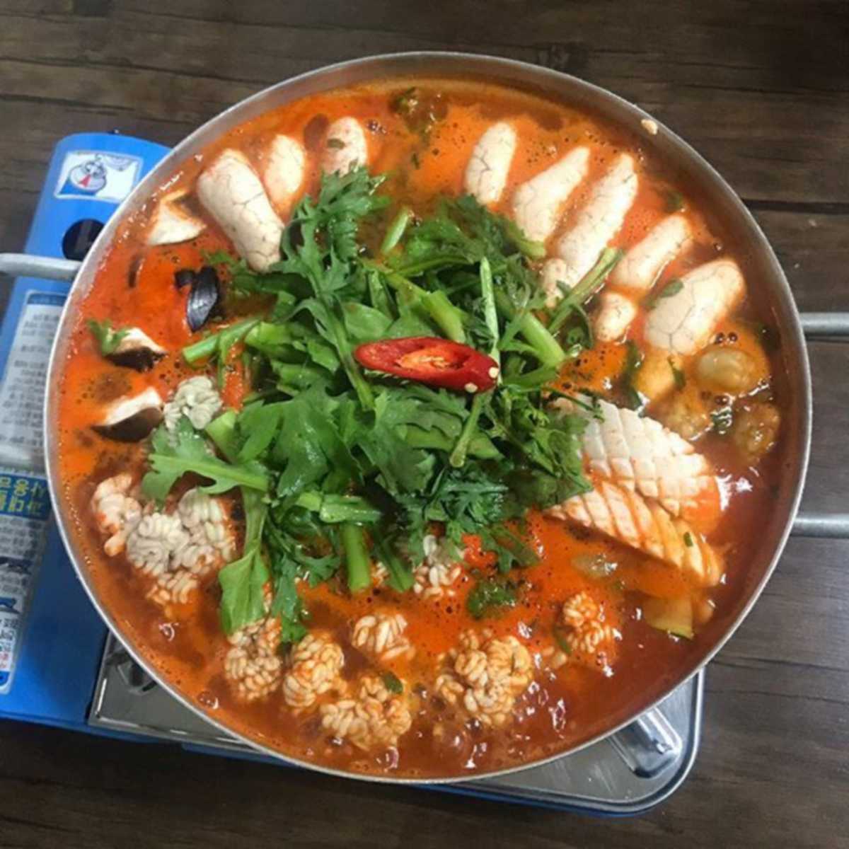 알과 내장의 고소함을 매콤한 양념으로 끌어올린 알찜 맛집 5곳