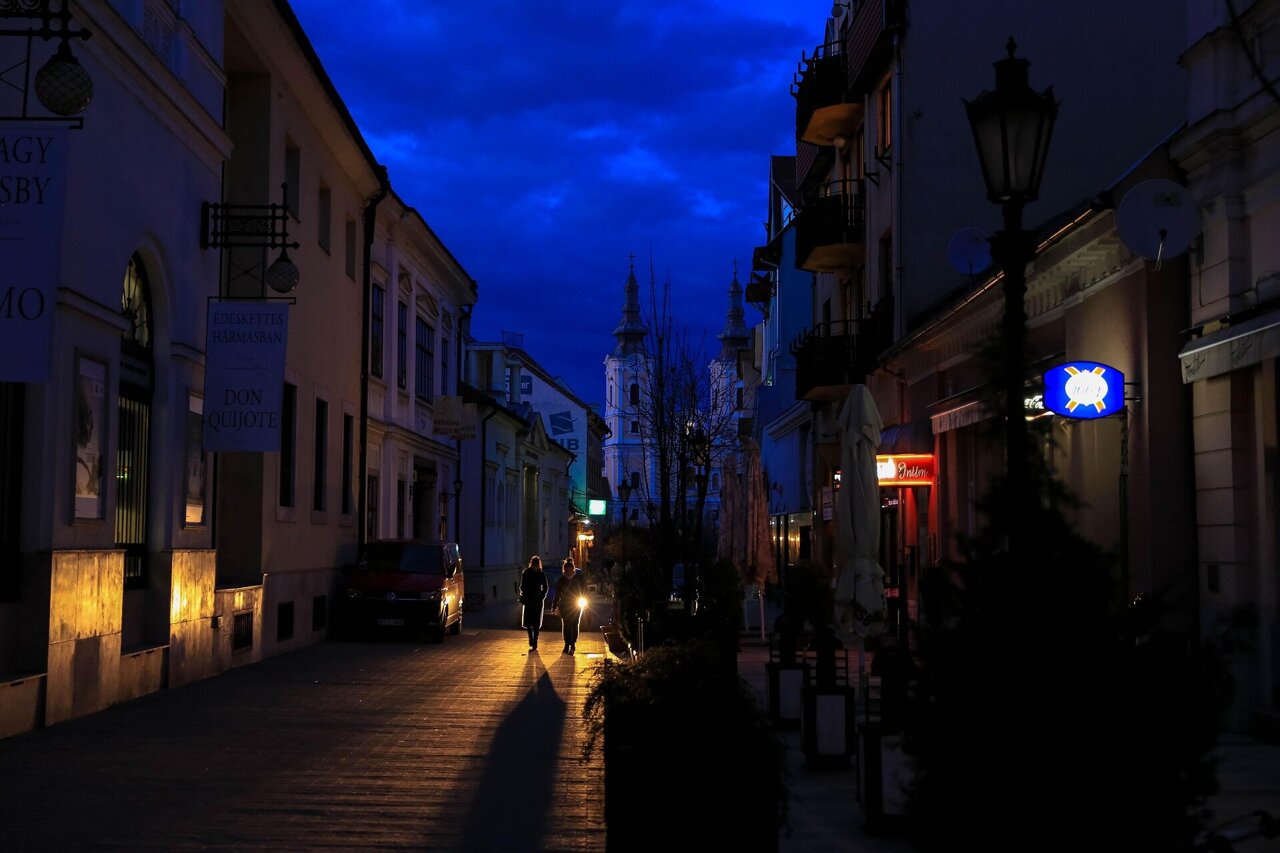 Being a night owl may increase your heart risk, research suggests