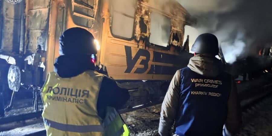 Russia hits passenger train in Kharkiv Oblast with drones, five killed<br>
