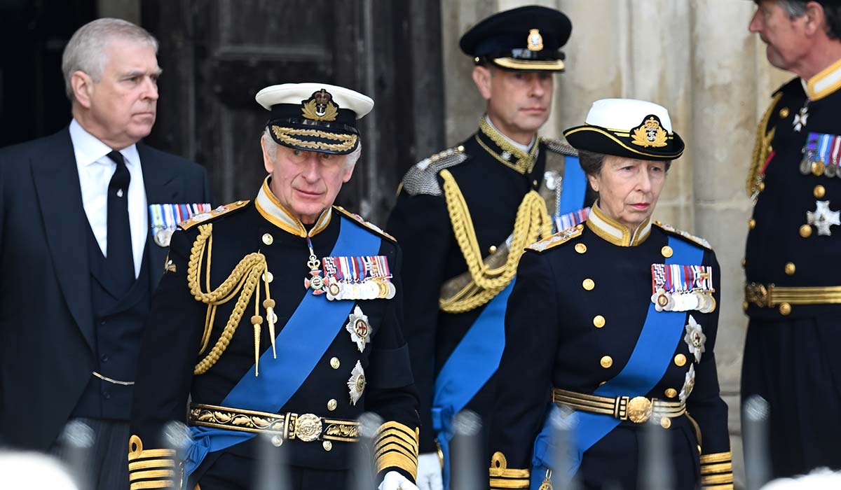 New rift emerges in royal family – as members take sides in crunch talks