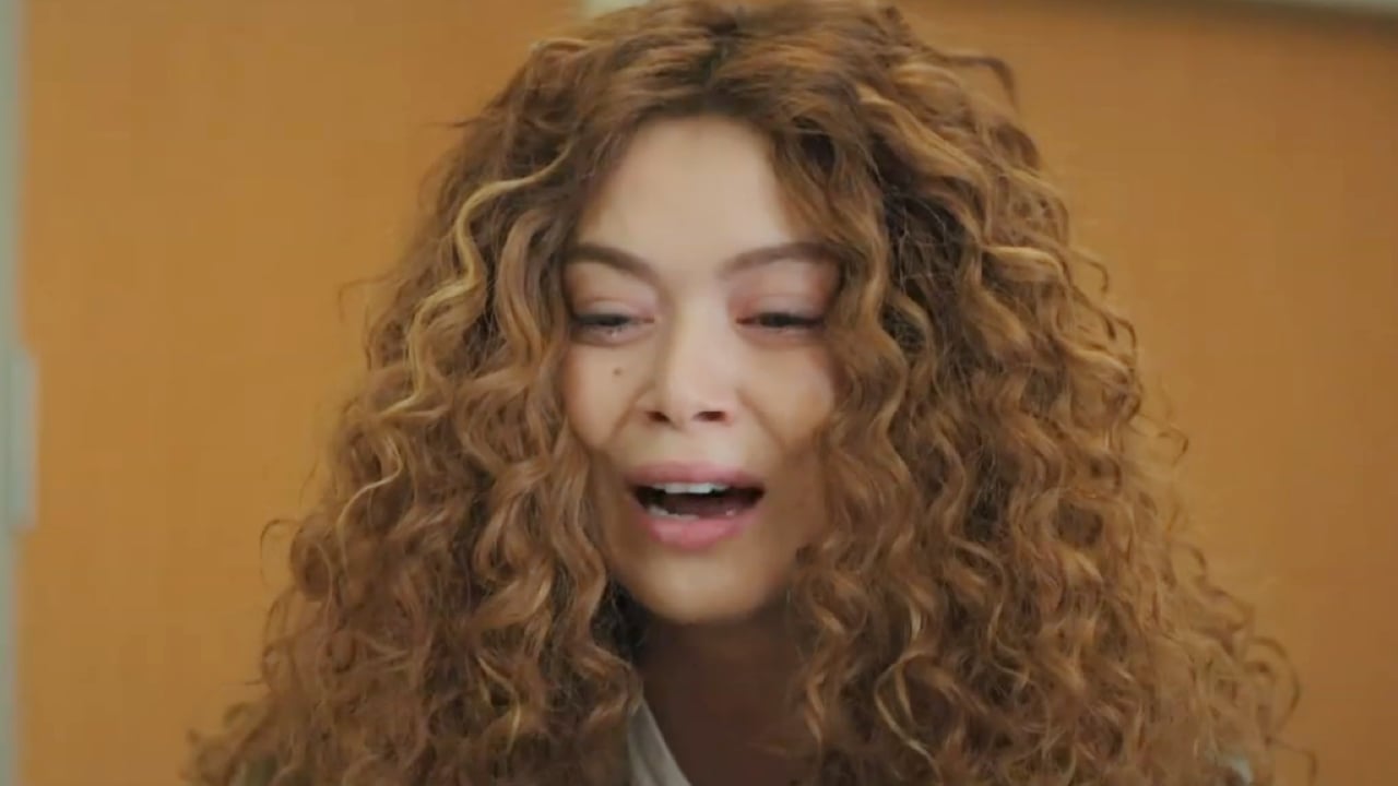 La forza di una donna Anticipazioni 4 febbraio 2026: Sirin, in ansia per Hatice, prende una decisione inaspettata!