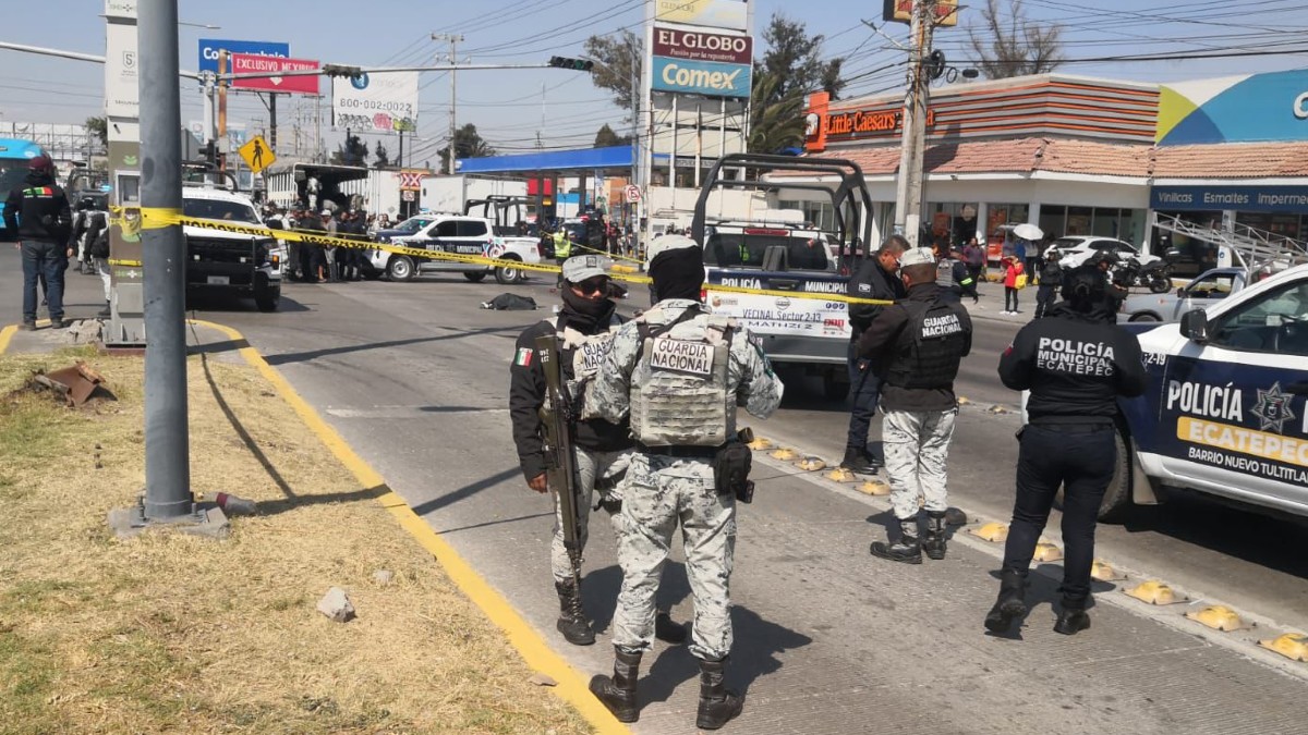 Camión de Guardia Nacional invade carril del Mexibús y atropella ...