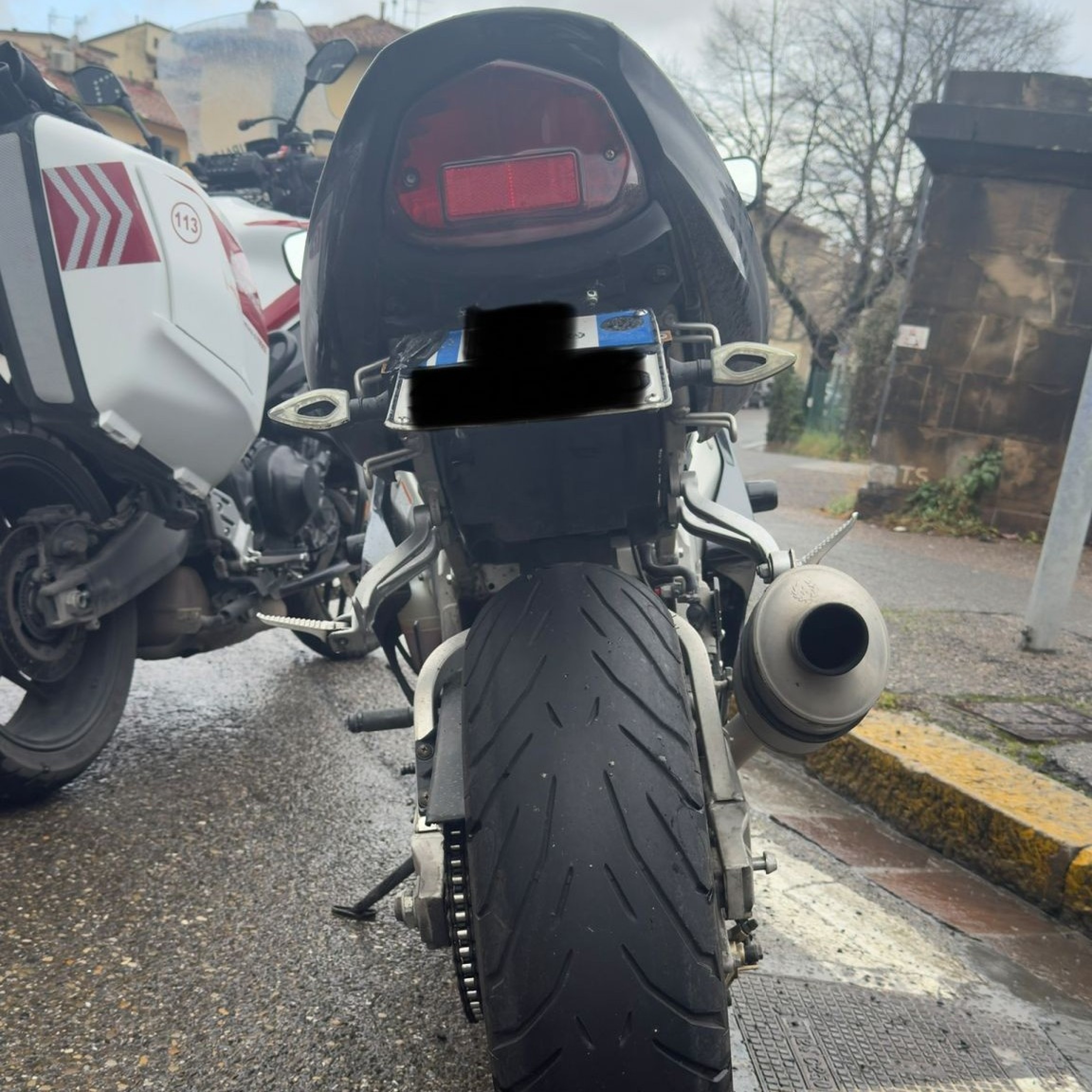 Scoperto motociclista-fantasma a Firenze senza patente e assicurazione