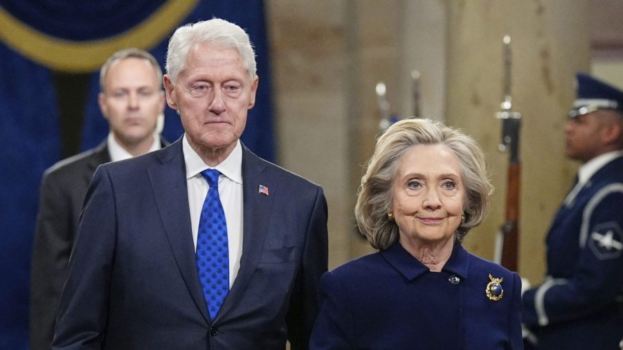 Why the Clintons reluctantly reversed course on contempt strategy<br>