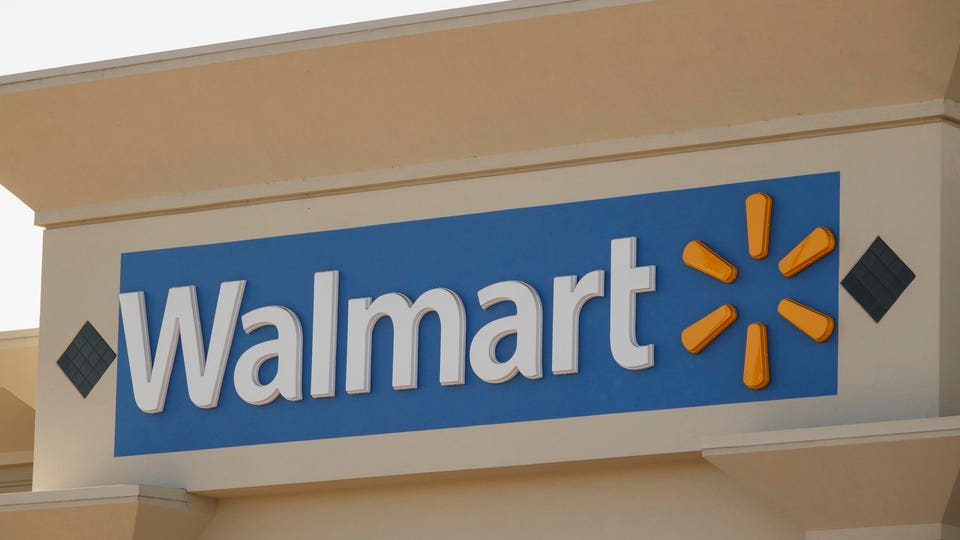 Walmart hits $1 trillion market cap—joining Meta, Amazon, others<br>