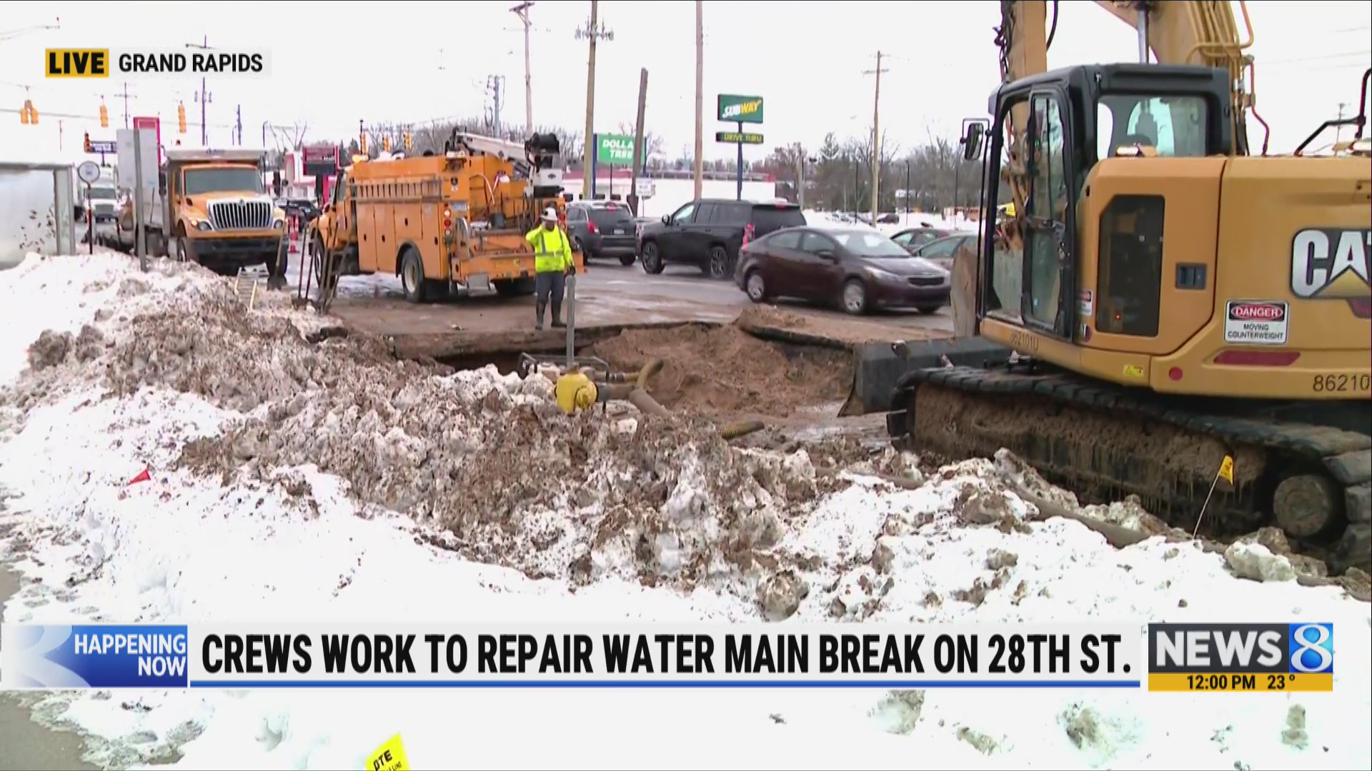 Crews respond to water main break in Grand Rapids