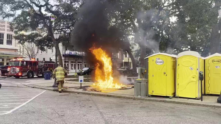 2 portable toilets catch fire in downtown Mobile