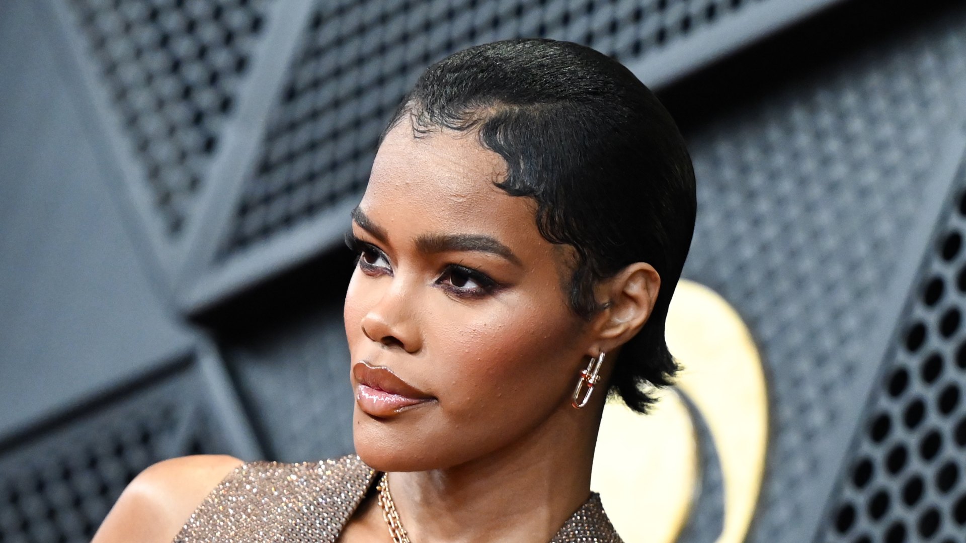 Teyana Taylor's sleek Grammys 'do stayed put thanks to this $10 gel