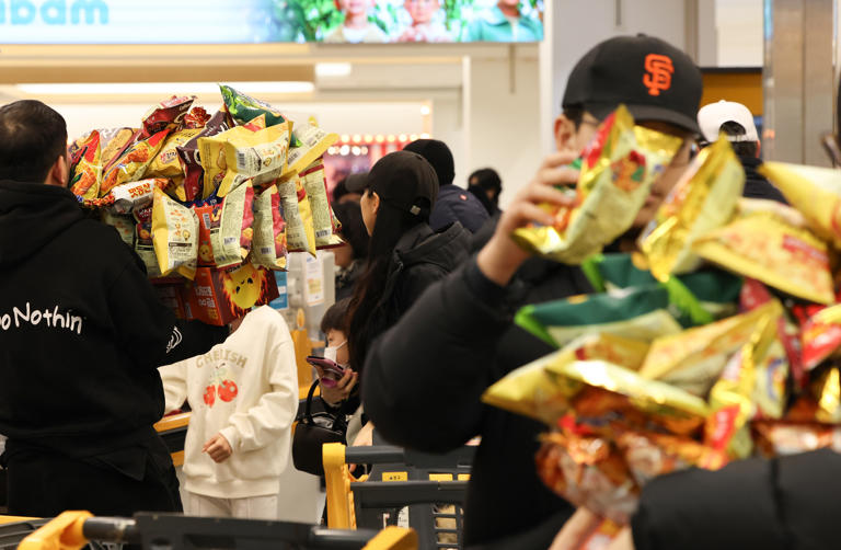 “2만 5000원에 무한으로 담으세요” 우르르… 난리 난 ‘이곳’ 무슨 일