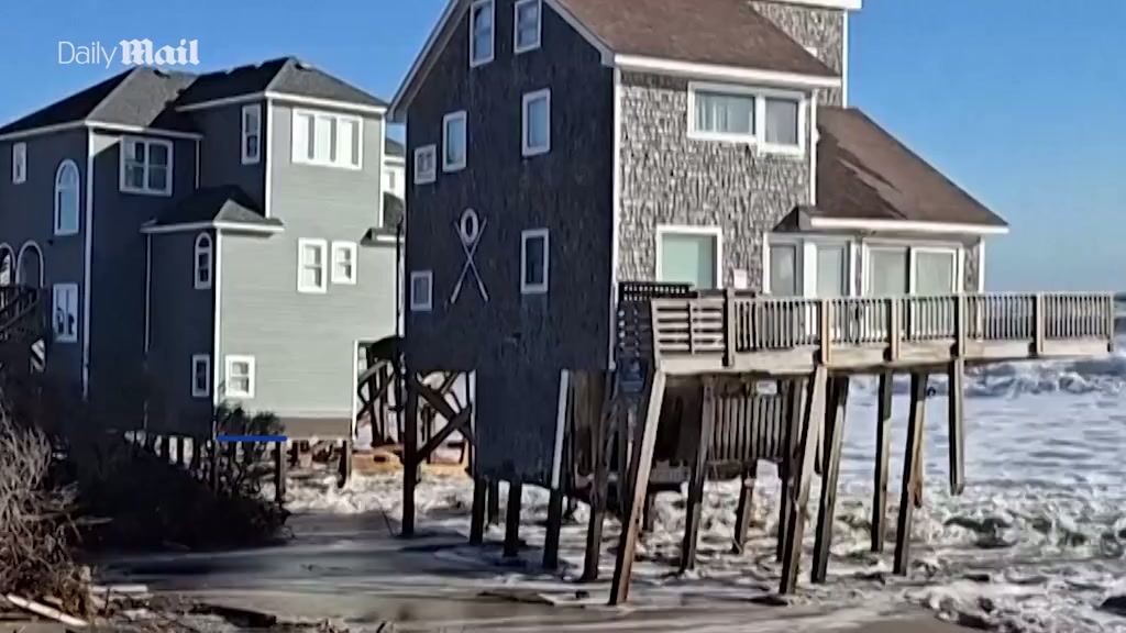 Another NC oceanfront home collapses into sea at high tide