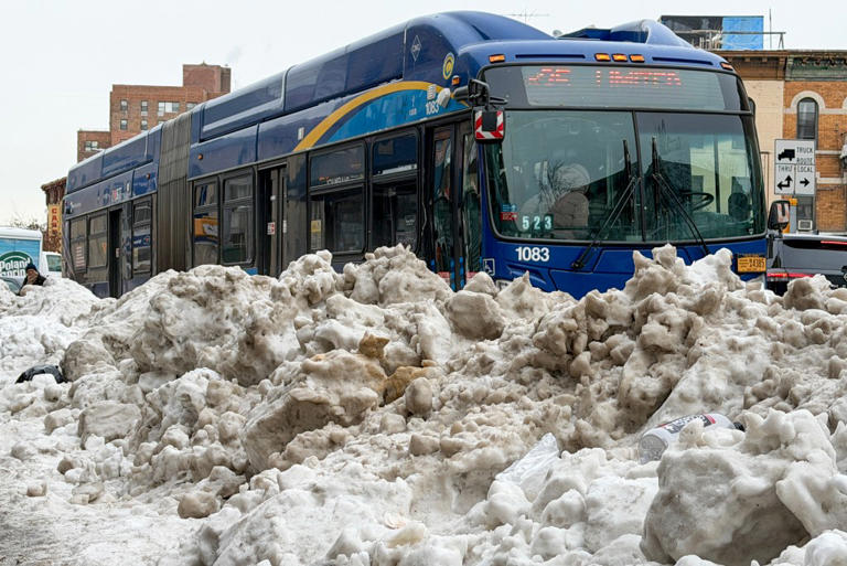 NYC pols demand action from Mamdani, blaming 'ambiguous' city snow ...