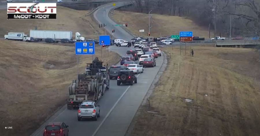 Suspect in custody after Independence police chase ends in KCK
