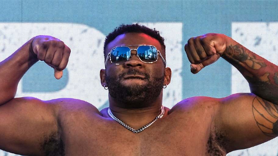 Jarrell Miller hilariously breaks down moment he knew his toupee was ...