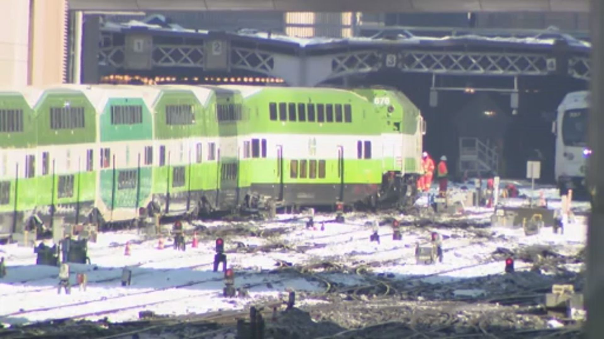 GO train delays continue after train derailment