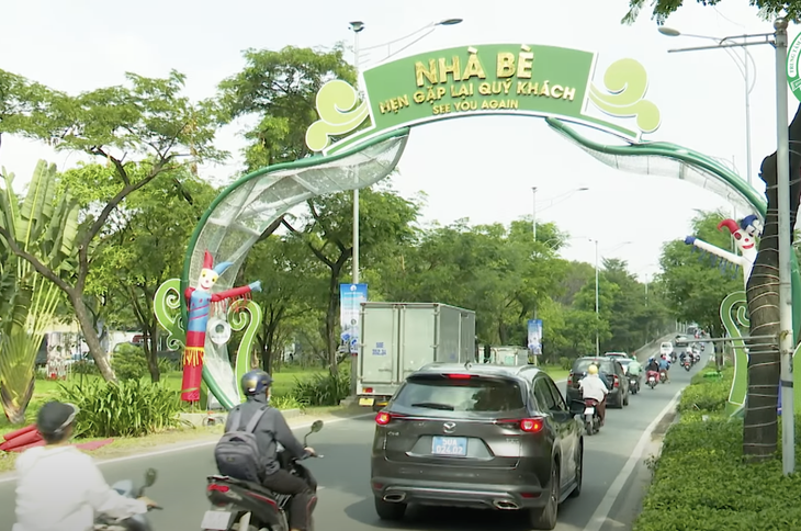 Xã Nhà Bè sẽ xin cấp phép sử dụng tạm vỉa hè cho cổng chào đường Nguyễn Hữu Thọ