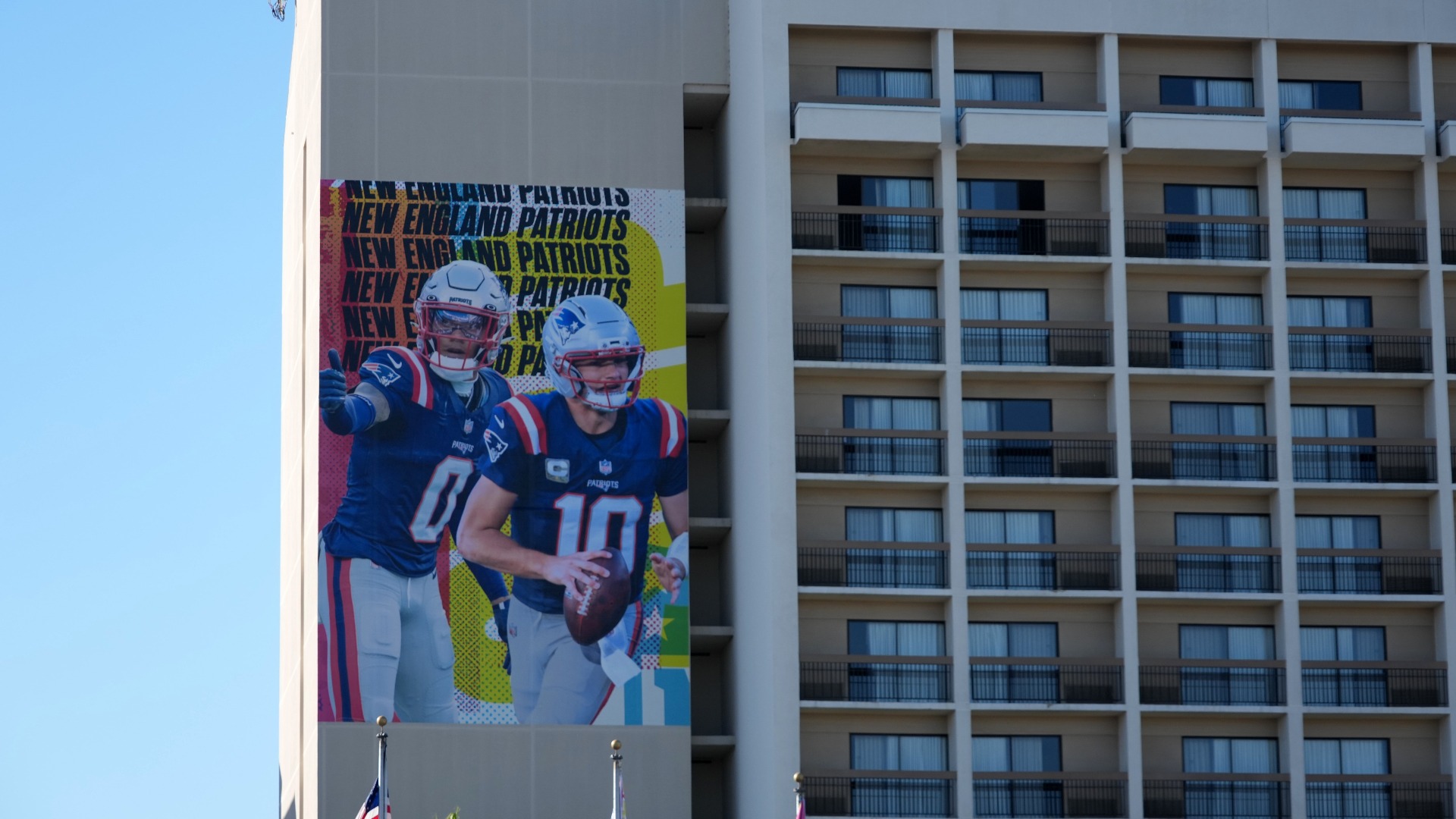 Super Bowl betting strategy: Timing & prop bets insights