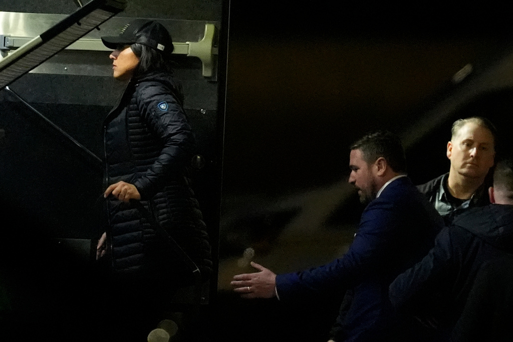Complaint against Gabbard alleges DNI withheld classified info for ...