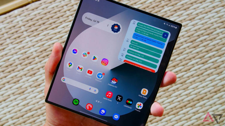 Samsung's upcoming wide-screen foldable could trade three rear cameras ...