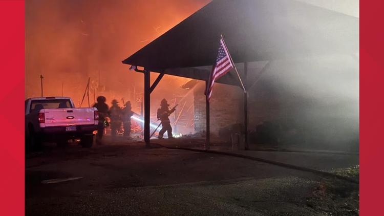 Family of 10 escapes house fire unharmed in Smith County